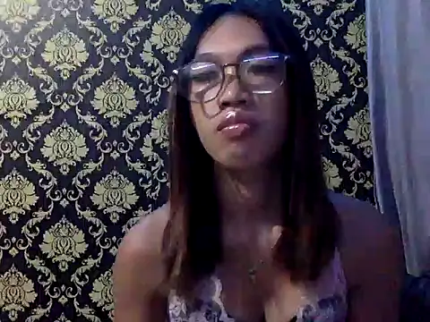 Snapshot of your_wifey chatting on 09/24/25, 12:08 your wifey online show from 09/24/25, 12:08