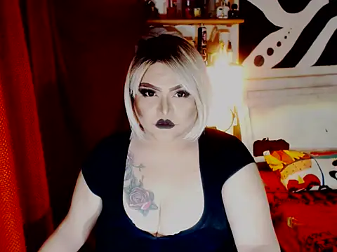 Snapshot of Mistress4fun chatting on 09/17/25, 06:04 Mistress4fun online show from 09/17/25, 06:04