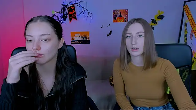 eva smiith  online show from 10/28/25, 06:39