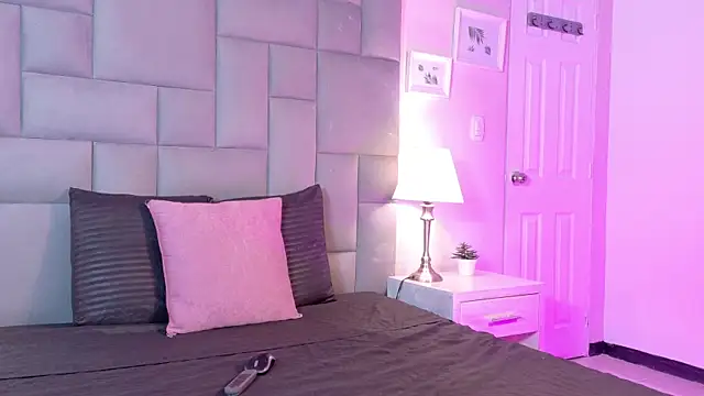 Noah Bells online show from 04/18/26, 02:54