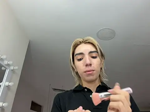 Snapshot of Noah_Bells chatting on 05/12/26, 01:08 Noah Bells online show from 05/12/26, 01:08