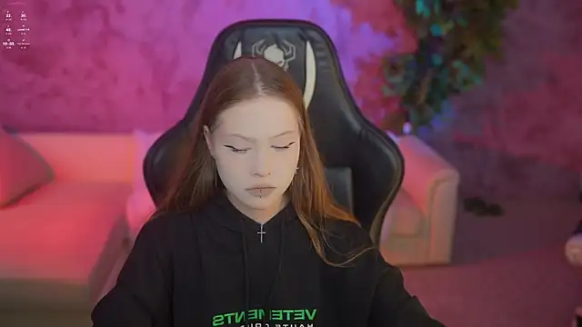 Esmie Smile online show from 09/13/25, 02:28