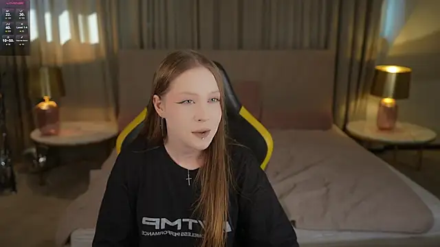 Esmie Smile online show from 09/26/25, 02:21