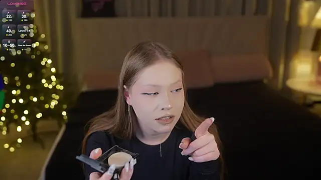 Esmie Smile online show from 12/17/25, 07:42