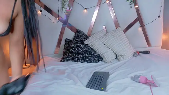 RiriiBrunette   online show from 11/20/25, 12:22