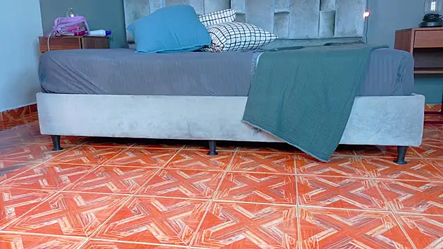 RiriiBrunette   online show from 01/15/26, 08:34