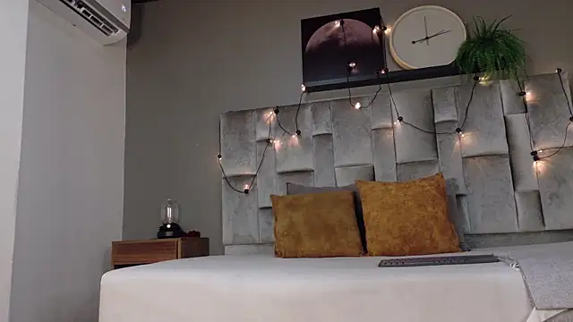 RiriiBrunette   online show from 04/13/26, 07:30