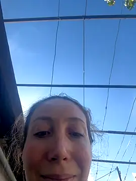 Snapshot of HellaryTourent chatting on 09/29/25, 12:32 HellaryTourent online show from 09/29/25, 12:32