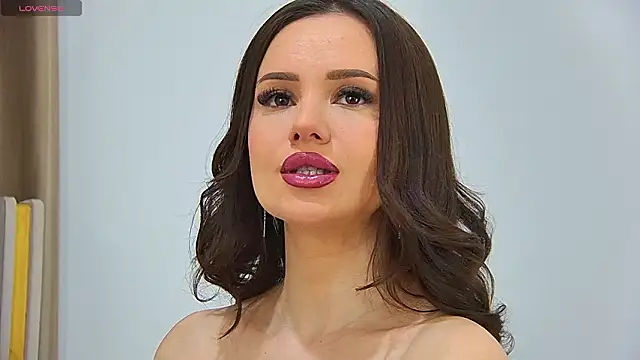 EmilyNovaa online show from 03/17/26, 07:06