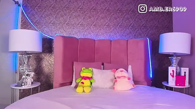 amber sparkle online show from 03/19/26, 12:42