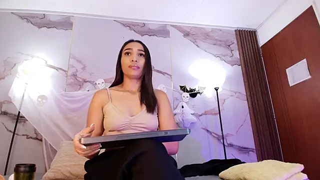 AlyaThompson online show from 10/28/25, 03:43