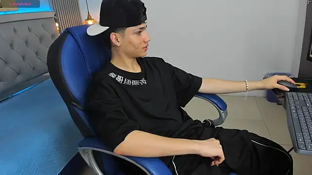 SamBlack  online show from 04/09/26, 12:43