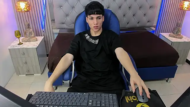 SamBlack  online show from 04/27/26, 07:34