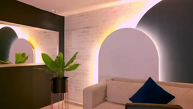 AgathaKondo  online show from 11/12/25, 07:46