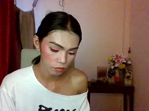 Snapshot of miss_carlas chatting on 02/13/26, 12:01 miss carlas online show from 02/13/26, 12:01