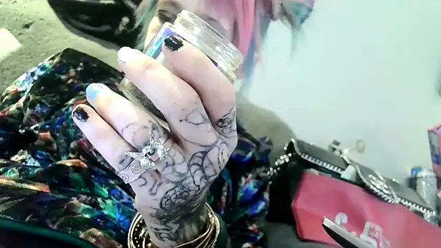 Snapshot of Evieskyy@xh chatting on 11/25/25, 06:08 Evieskyyxh online show from 11/25/25, 06:08