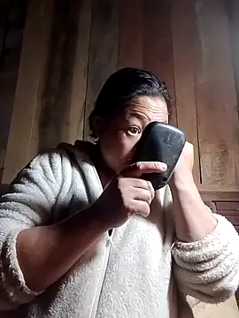 Snapshot of MaySweetb chatting on 11/02/25, 01:08 MaySweetb online show from 11/02/25, 01:08