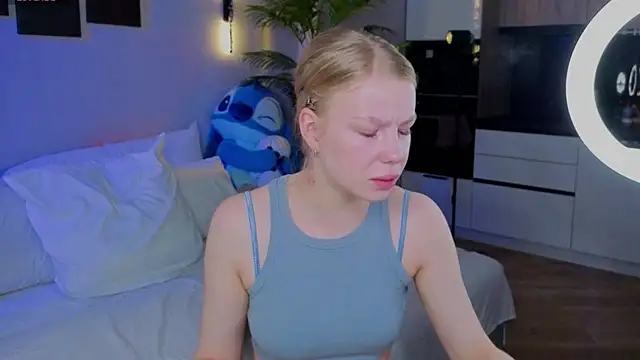 Snapshot of emilyshepar_d chatting on 05/06/26, 02:19 emilyshepar d online show from 05/06/26, 02:19