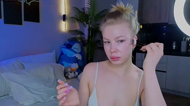 Snapshot of emilyshepar_d chatting on 05/08/26, 02:28 emilyshepar d online show from 05/08/26, 02:28
