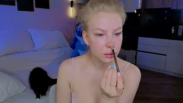 Snapshot of emilyshepar_d chatting on 05/13/26, 01:36 emilyshepar d online show from 05/13/26, 01:36