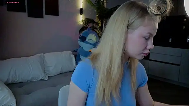 Snapshot of emilyshepar_d chatting on 06/26/26, 01:54 emilyshepar d online show from 06/26/26, 01:54