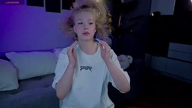 Snapshot of emilyshepar_d chatting on 07/09/26, 02:15 emilyshepar d online show from 07/09/26, 02:15