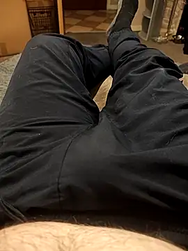 Snapshot of hubbyfun19 chatting on 01/17/26, 06:22 hubbyfun19 online show from 01/17/26, 06:22