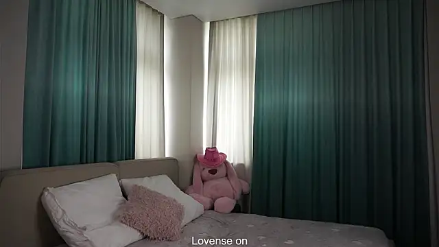 QueenieGitt online show from 06/11/26, 02:53