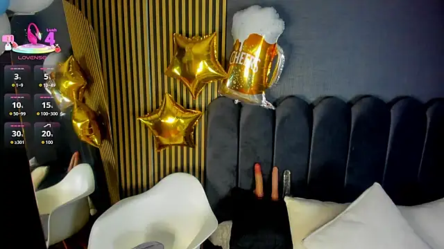 Gina 77 online show from 10/03/25, 12:02