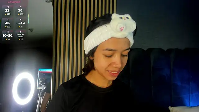 Gina 77 online show from 11/11/25, 12:38