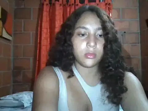 Snapshot of AnaisVelvet11 chatting on 10/02/25, 01:01 AnaisVelvet11 online show from 10/02/25, 01:01