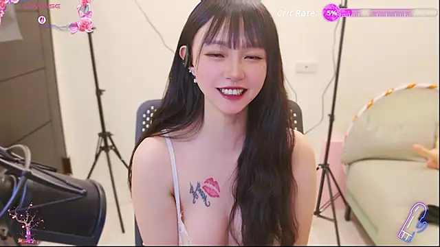 Snapshot of Yucheng__520 chatting on 04/23/26, 06:58 Yucheng 520 online show from 04/23/26, 06:58