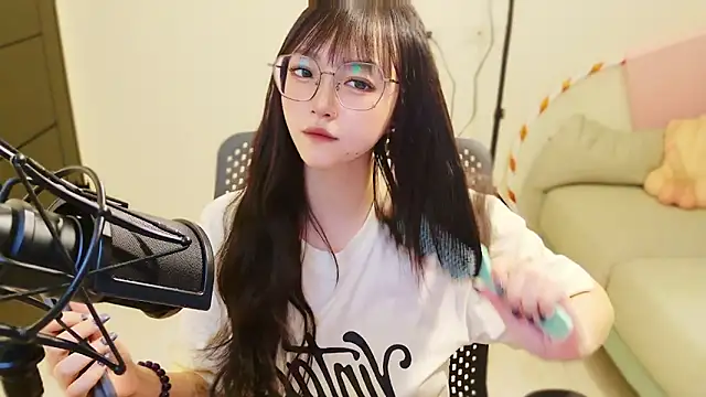 Snapshot of Yucheng__520 chatting on 05/17/26, 04:43 Yucheng 520 online show from 05/17/26, 04:43