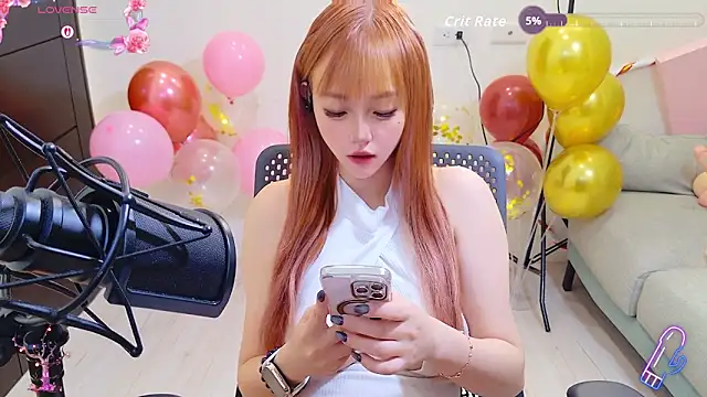 Snapshot of Yucheng__520 chatting on 05/27/26, 05:59 Yucheng 520 online show from 05/27/26, 05:59