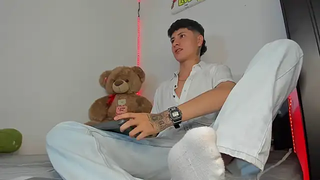 Mateo Escobar online show from 11/13/25, 10:30