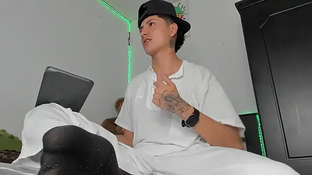 Mateo Escobar online show from 11/21/25, 10:52