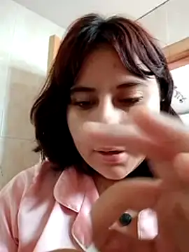 Snapshot of tutermitoa chatting on 10/15/25, 05:13 tutermitoa online show from 10/15/25, 05:13