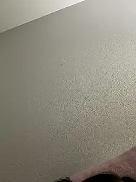 Snapshot of vivian3 chatting on 11/16/25, 01:33 vivian3 online show from 11/16/25, 01:33