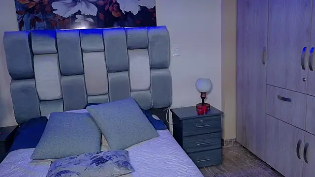 saramikaelson online show from 09/10/25, 08:53