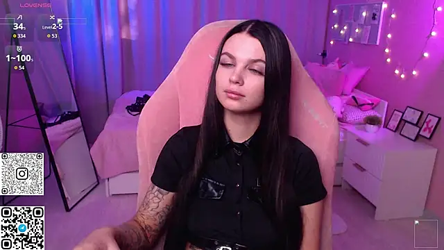 Snapshot of Michela_Fruet chatting on 05/05/26, 01:02 Michela Fruet online show from 05/05/26, 01:02