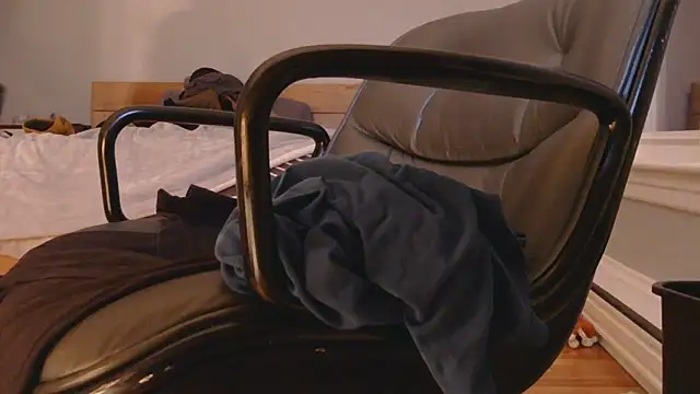 Snapshot of hungbottom603 chatting on 02/09/26, 11:20 hungbottom603 online show from 02/09/26, 11:20