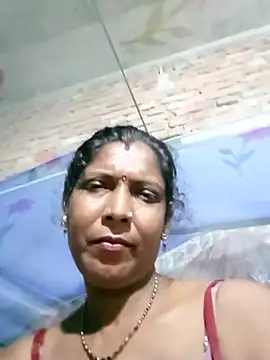Snapshot of Savita992 chatting on 07/06/26, 11:40 Savita992 online show from 07/06/26, 11:40