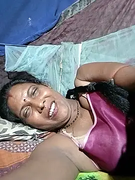 Snapshot of Savita992 chatting on 07/07/26, 06:47 Savita992 online show from 07/07/26, 06:47