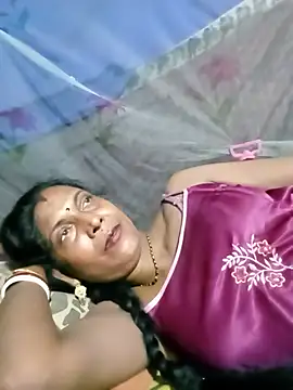 Snapshot of Savita992 chatting on 07/15/26, 07:52 Savita992 online show from 07/15/26, 07:52