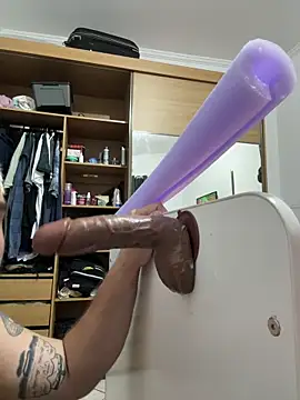 Brsecretbear online show from 02/04/26, 07:20