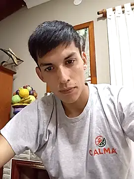 Snapshot of frankitocam4 chatting on 12/05/25, 02:14 frankitocam4 online show from 12/05/25, 02:14