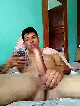 Snapshot of frankitocam4 chatting on 03/13/26, 03:07 frankitocam4 online show from 03/13/26, 03:07