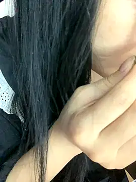 Linhtruong  online show from 09/15/25, 04:12