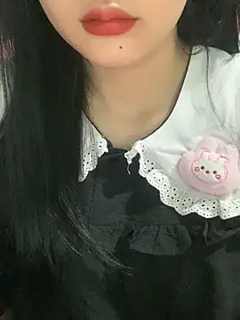 Linhtruong  online show from 11/17/25, 12:49