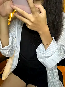 Nhinhi18 online show from 10/04/25, 03:21